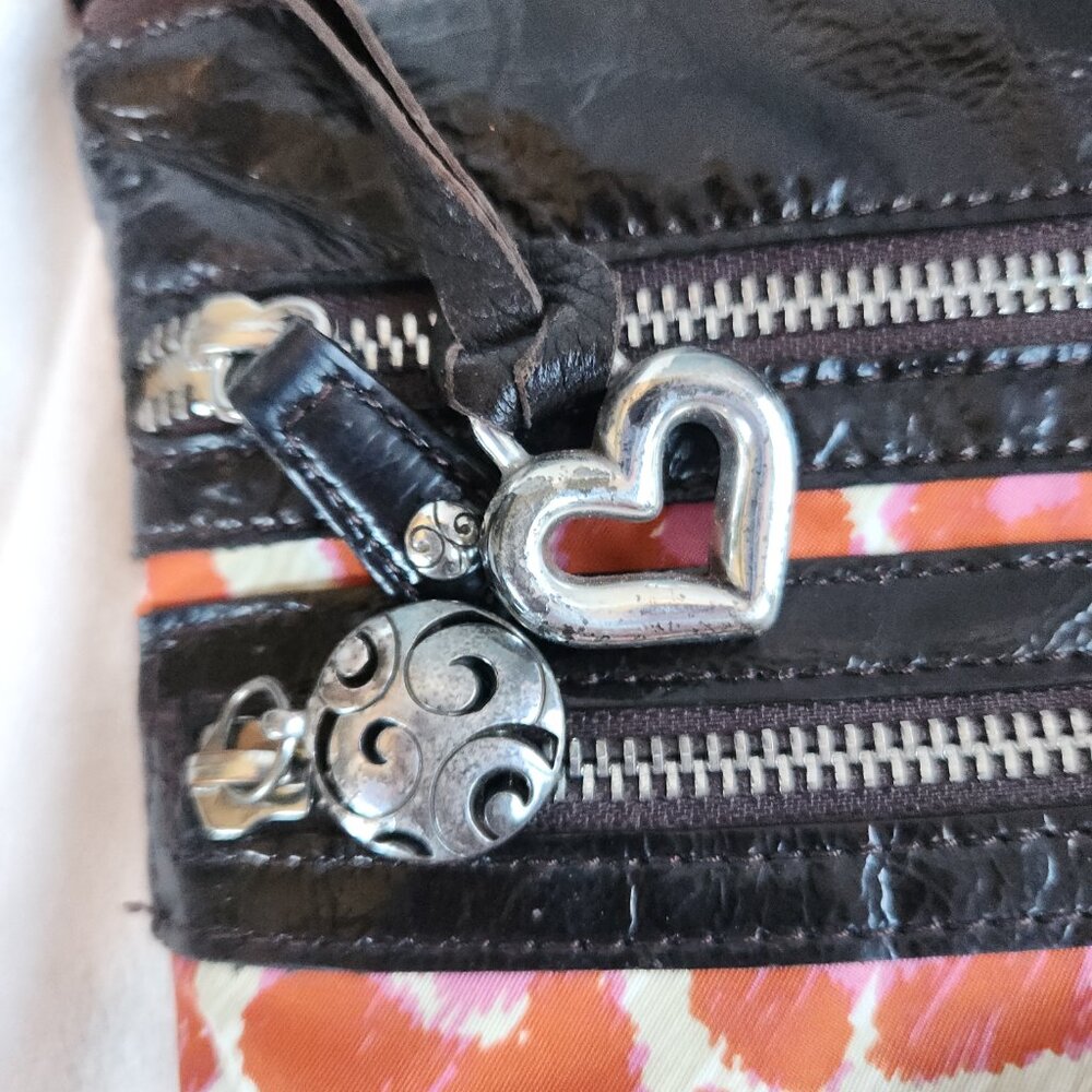 Brighton Crossbody Leopard Heart Pink and Red Pattern Purse w/Dark Leather - Picture 6 of 8